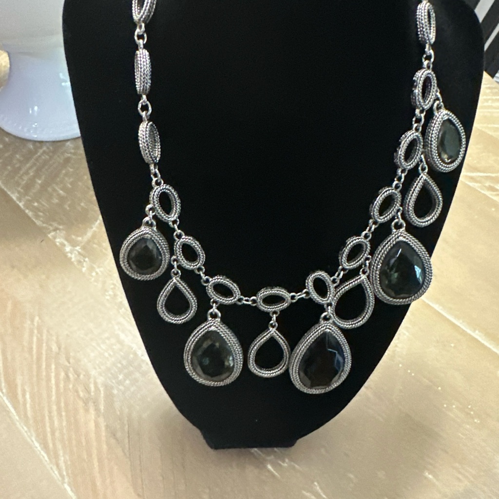 Silver Color Crystal Vintage Goldette Necklace 99$